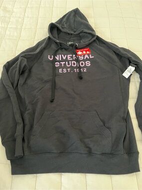 NWT universal studios hoodie/string bag
